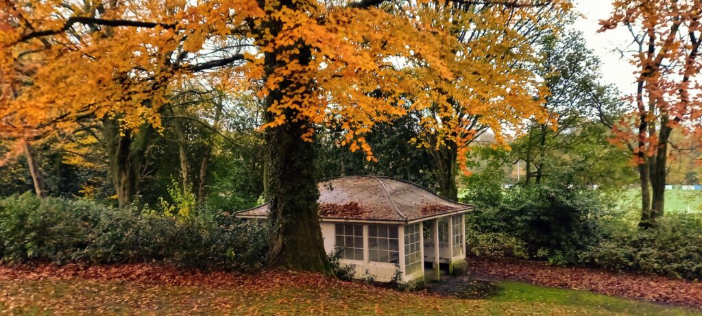 Autumn summer house by Lee Price